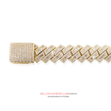 All of the VS diamonds and Baguettes are hand-set by a master diamond setter in the highest quality craftsmanship. This piece is made of solid gold. Our handcrafted Diamond Miami Cuban Link Bracelet contain famous designs seen on various entertainers and celebrities around the world. We produce all Miami Cuban Link Bracelets in-house, and our customers have the ability to choose from 7 - 9 Inches of Length & 12 -18mm Wide, while selecting from rose, yellow gold.